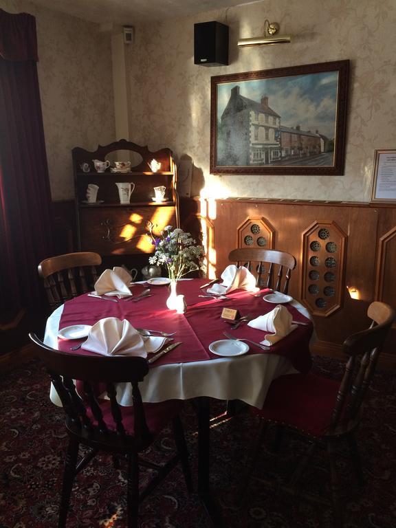 Half Moon Hotel Alford  Extérieur photo