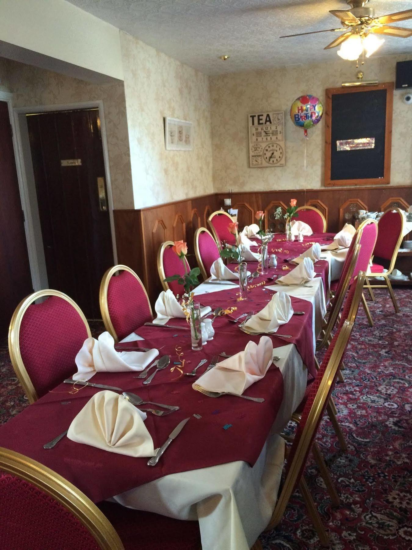 Half Moon Hotel Alford  Extérieur photo