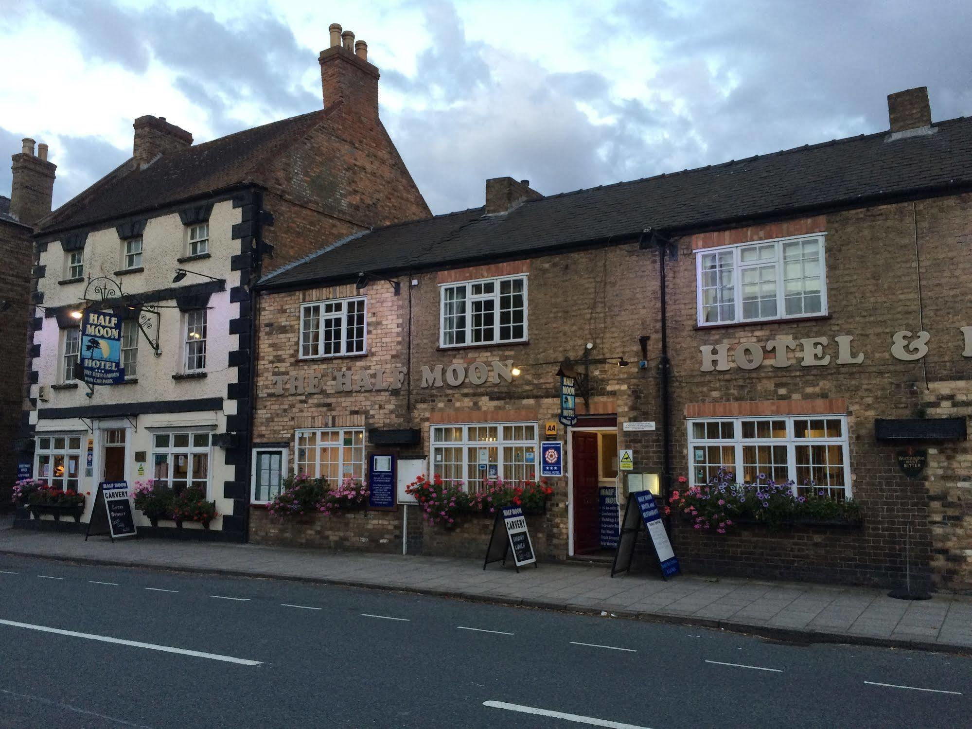 Half Moon Hotel Alford  Extérieur photo