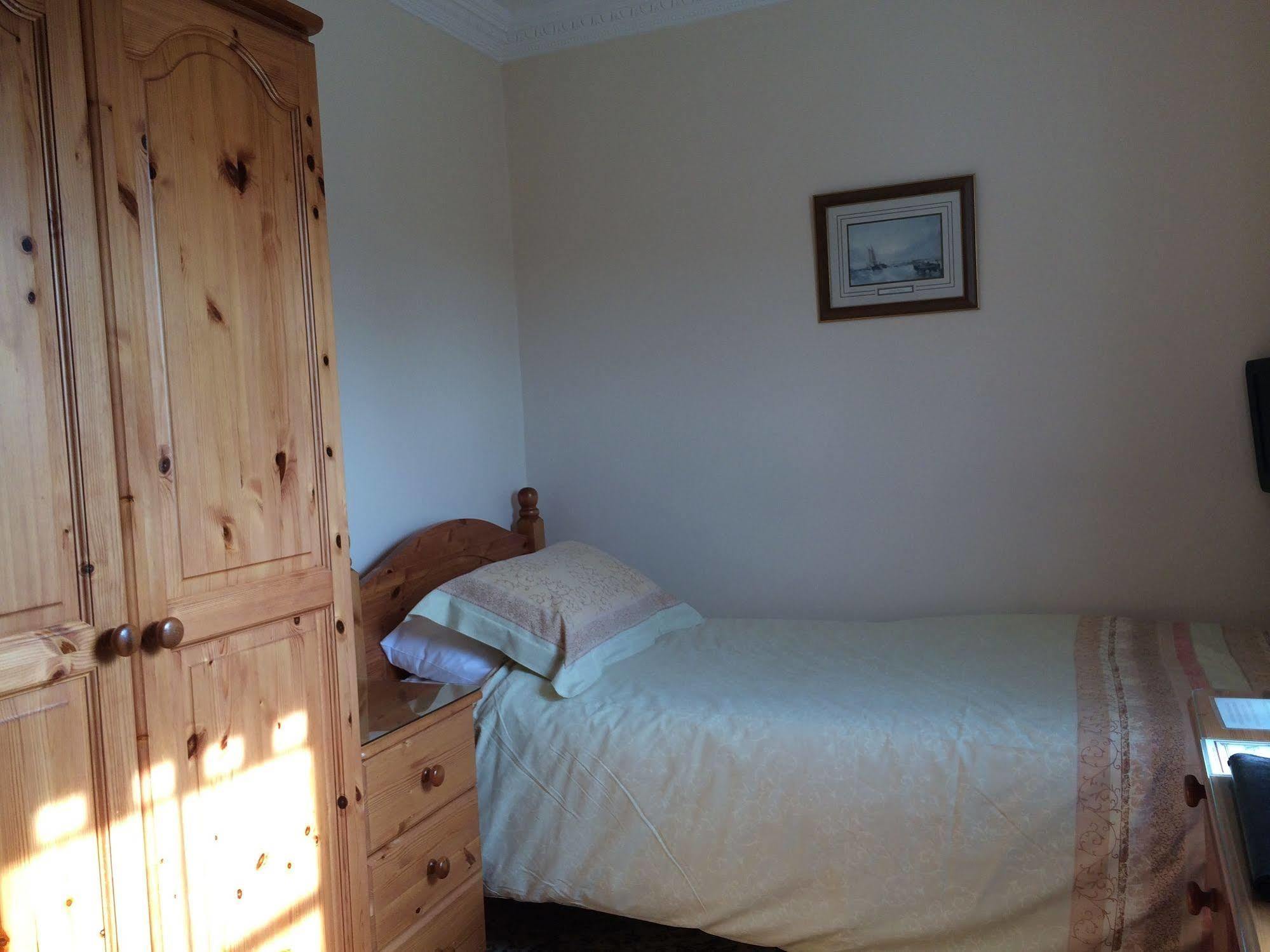 Half Moon Hotel Alford  Extérieur photo